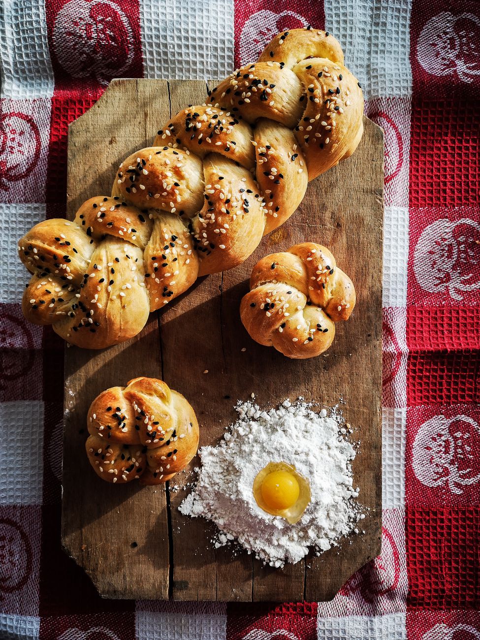 challah with sesame seeds