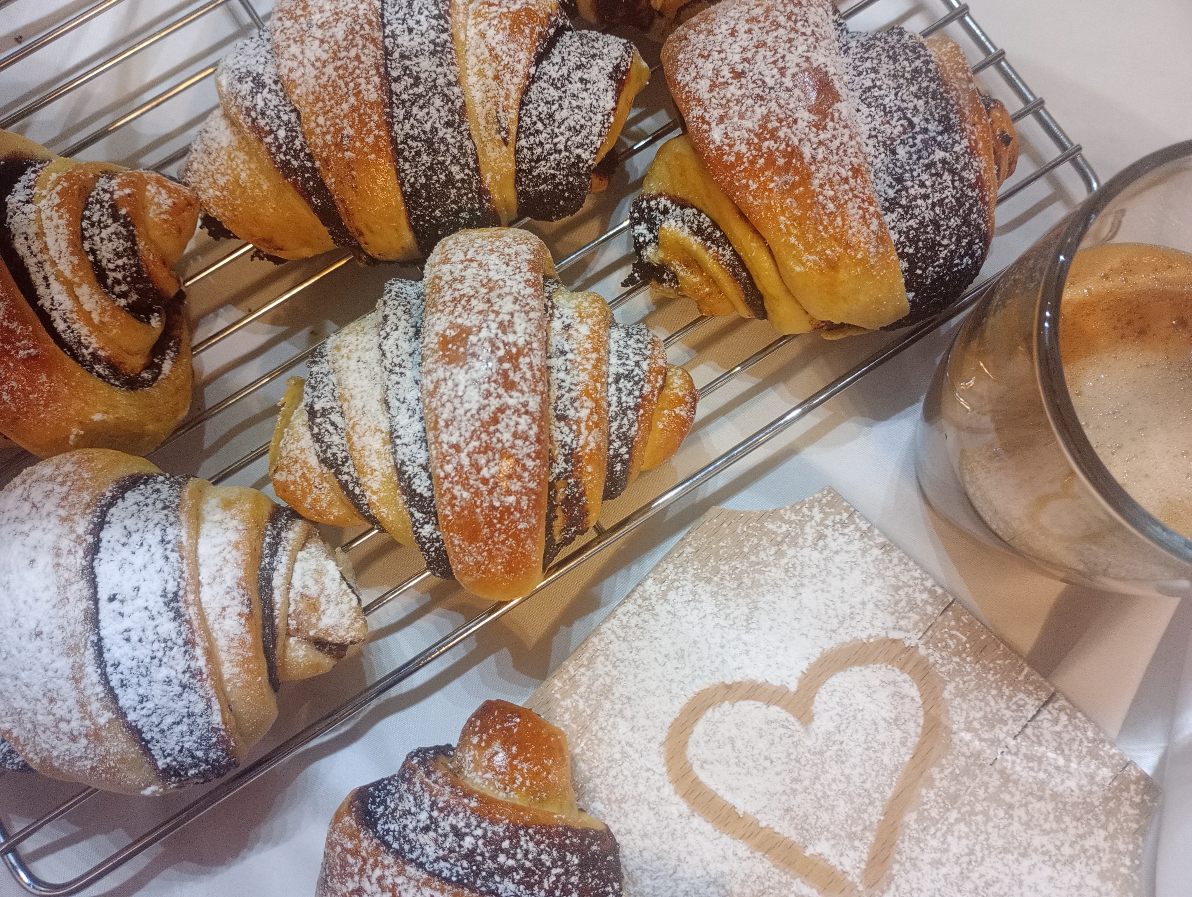 Kávés és a croissant